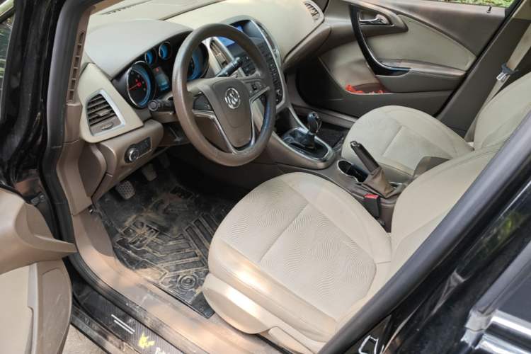Used Buick GT 2013 GT 1.6L Manual Entry-Level Model Driver Seat