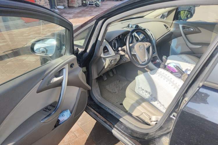 Used Buick GT 2013 GT 1.6L Manual Entry-Level Model Driver Seat