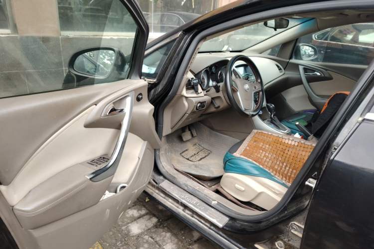 Used Buick GT 2013 GT 1.6L Automatic Fashion Edition Driver Seat