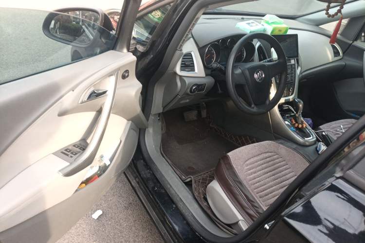 Used Buick GT 2013 XT 1.6L Automatic Comfort Edition Driver Seat