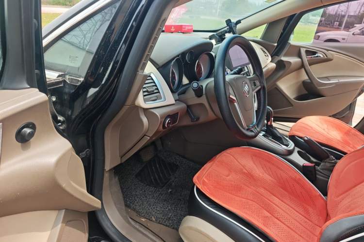 Used Buick GT 2013 GT 1.6L Automatic Fashion Edition Driver Seat