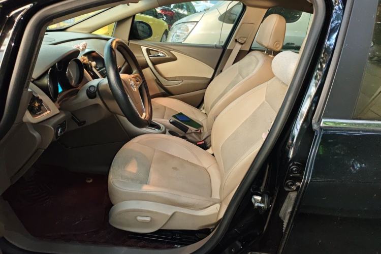 Used Buick GT 2013 GT 1.6L Automatic Fashion Edition Driver Seat