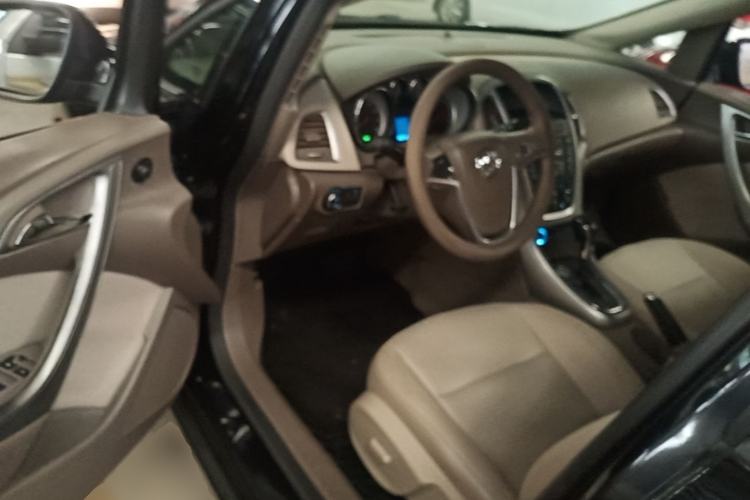 Used Buick GT 2013 GT 1.6L Automatic Fashion Edition Driver Seat