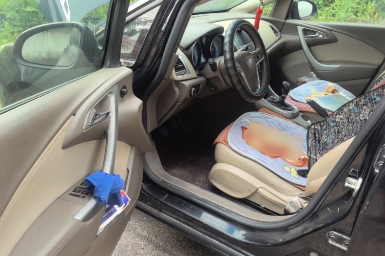 Used Buick GT 2013 GT 1.6L Manual Entry-Level Model Driver Seat