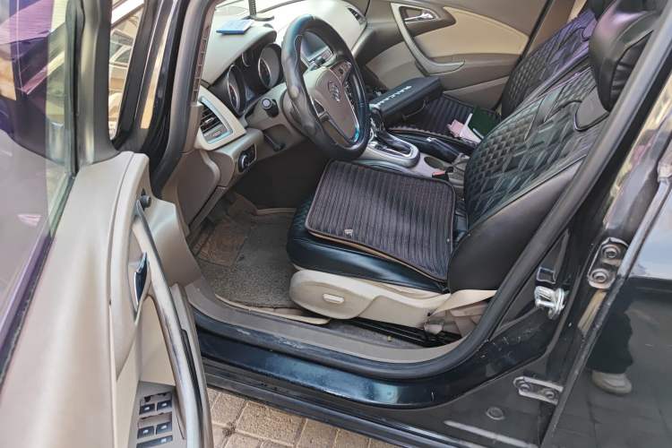Used Buick GT 2013 GT 1.6L Automatic Fashion Edition Driver Seat