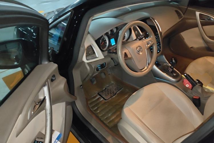 Used Buick GT 2013 GT 1.6L Manual Entry-Level Model Driver Seat