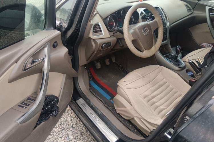 Used Buick GT 2013 GT 1.6L Manual Comfort Edition Driver Seat