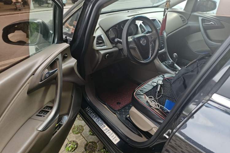Used Buick GT 2013 GT 1.6L Manual Entry-Level Model Driver Seat