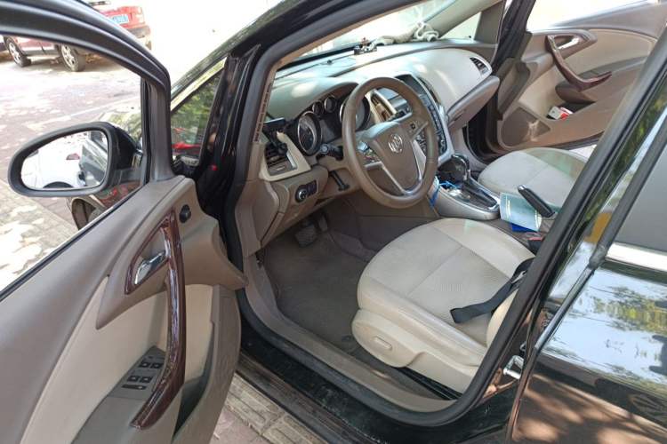 Used Buick GT 2013 GT 1.6L Automatic Fashion Edition Driver Seat