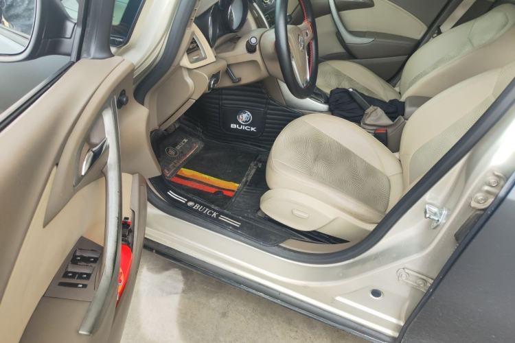 Used Buick GT 2013 GT 1.6L Automatic Fashion Edition Driver Seat
