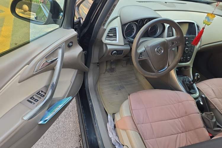Used Buick GT 2013 GT 1.6L Manual Entry-Level Model Driver Seat