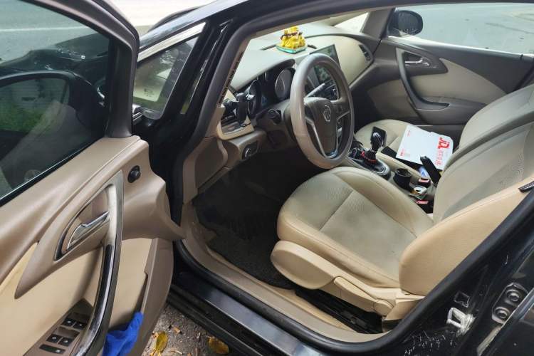 Used Buick GT 2013 GT 1.6L Manual Entry-Level Model Driver Seat