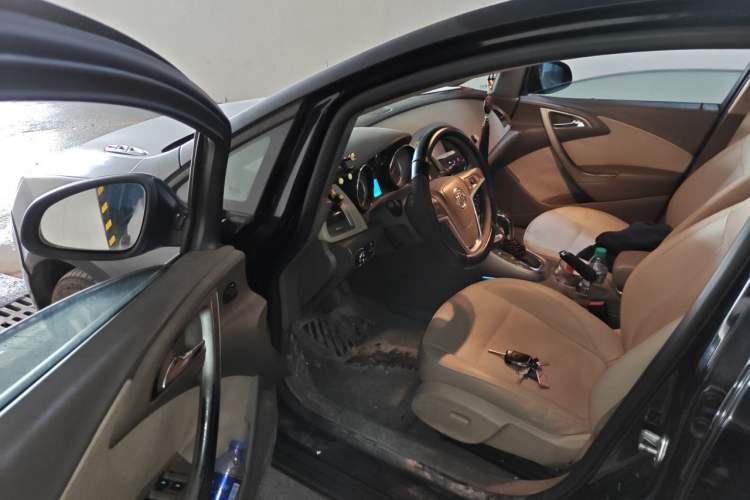 Used Buick GT 2013 GT 1.6L Automatic Fashion Edition Driver Seat