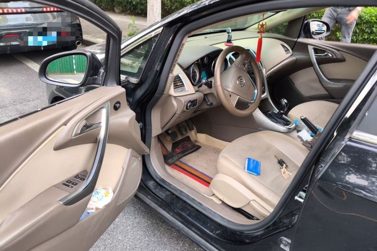 Used Buick GT 2013 GT 1.6L Manual Entry-Level Model Driver Seat