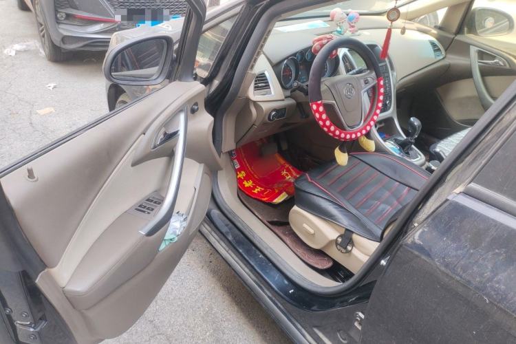 Used Buick GT 2013 GT 1.6L Automatic Fashion Edition Driver Seat