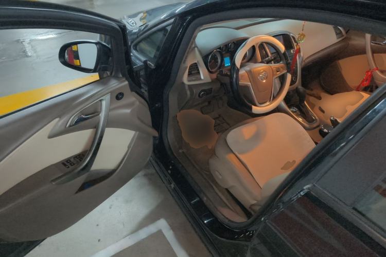 Used Buick GT 2013 GT 1.6L Automatic Fashion Edition Driver Seat