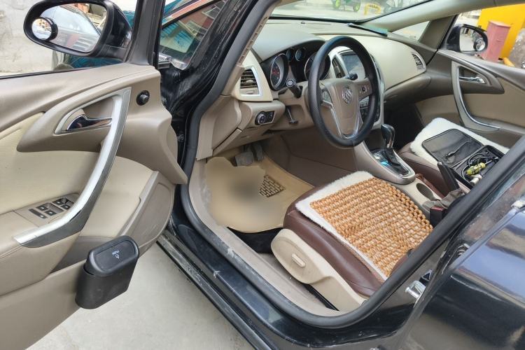 Used Buick GT 2013 GT 1.6L Automatic Fashion Edition Driver Seat