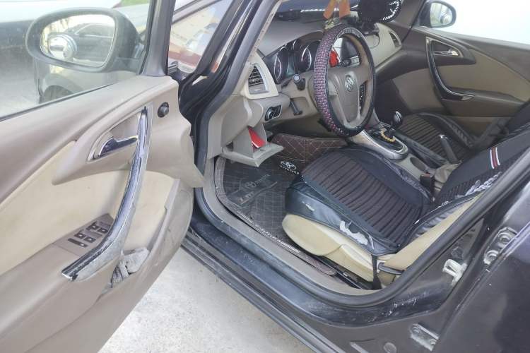 Used Buick GT 2013 GT 1.6L Manual Comfort Edition Driver Seat