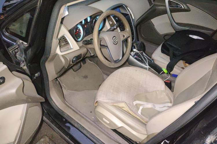 Used Buick GT 2013 GT 1.6L Automatic Fashion Edition Driver Seat