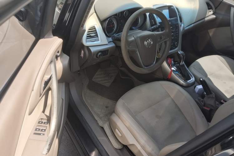 Used Buick GT 2013 GT 1.6L Automatic Fashion Edition Driver Seat