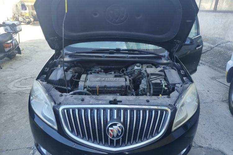 Used Buick GT 2013 GT 1.6L Manual Entry-Level Model Engine Bay