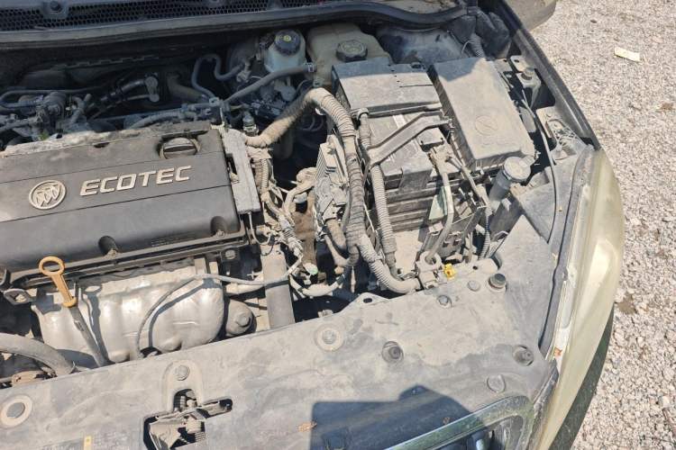 Used Buick GT 2013 GT 1.6L Manual Entry-Level Model Engine Bay Left