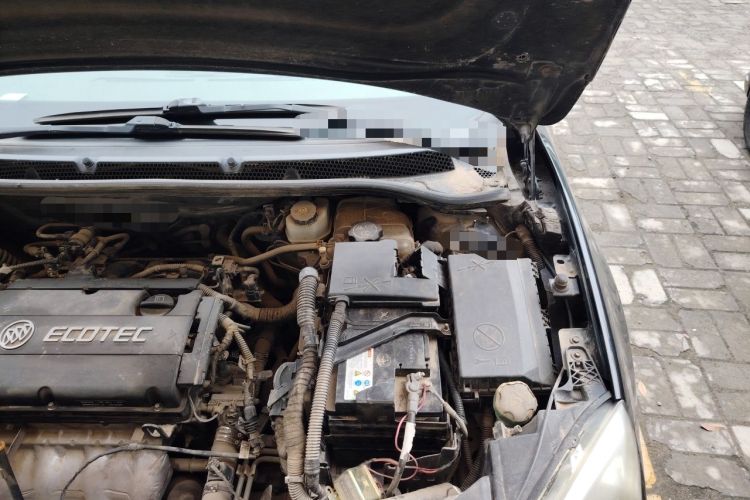 Used Buick GT 2013 GT 1.6L Automatic Fashion Edition Engine Bay Left