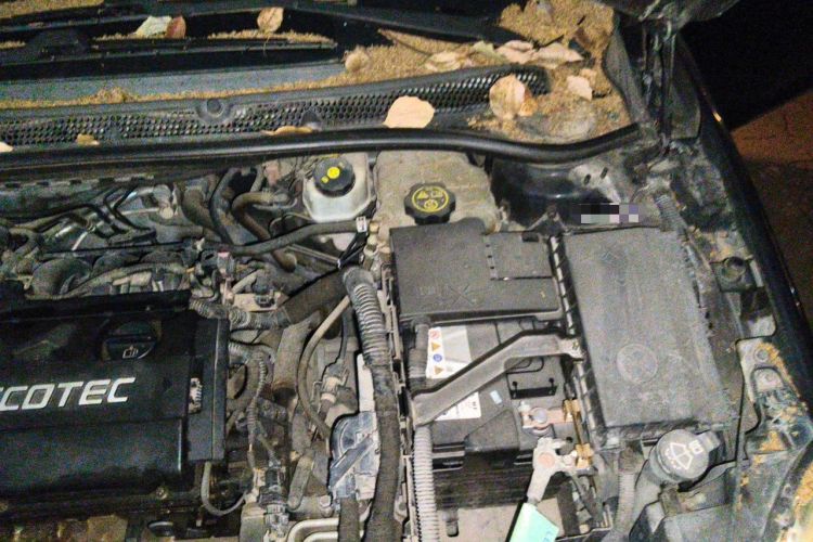 Used Buick GT 2013 GT 1.6L Automatic Fashion Edition Engine Bay Left