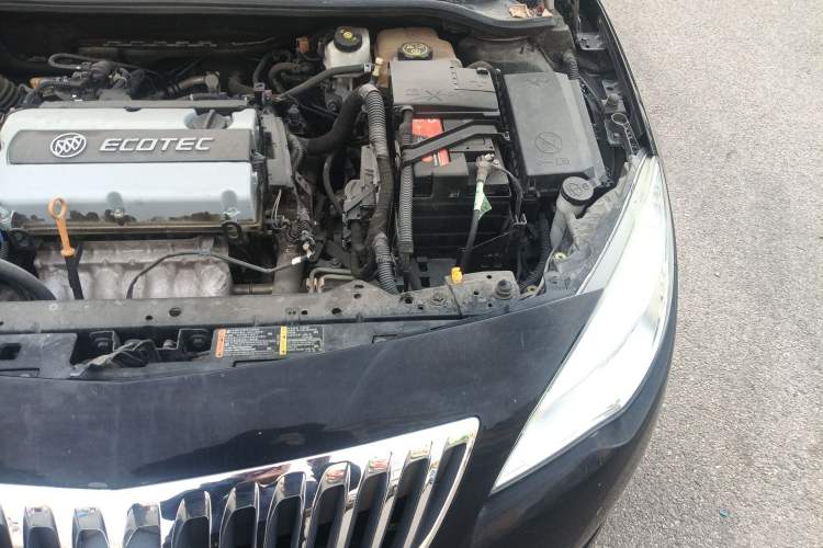 Used Buick GT 2013 XT 1.6L Automatic Comfort Edition Engine Bay Left