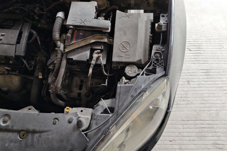 Used Buick GT 2013 GT 1.6L Automatic Comfort Edition Engine Bay Left