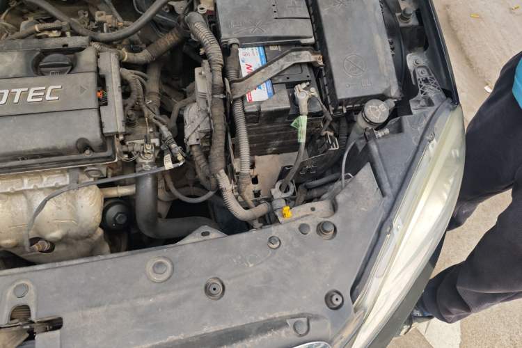 Used Buick GT 2013 GT 1.6L Manual Entry-Level Model Engine Bay Left