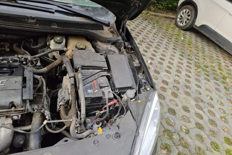 Used Buick GT 2013 GT 1.6L Manual Entry-Level Model Engine Bay Left
