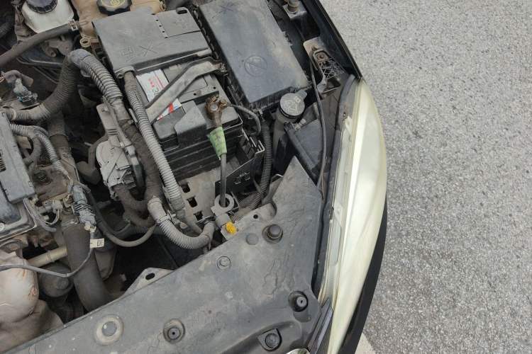 Used Buick GT 2013 GT 1.6L Manual Entry-Level Model Engine Bay Left