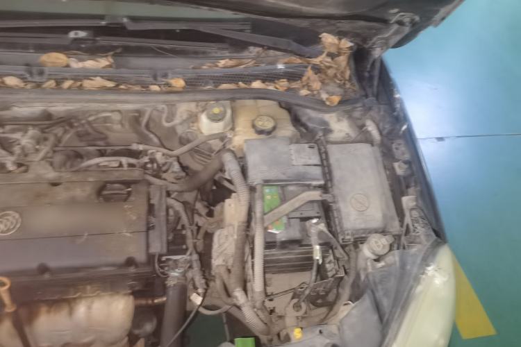 Used Buick GT 2013 GT 1.6L Manual Entry-Level Model Engine Bay Left