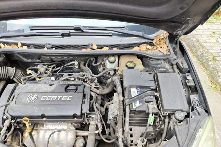 Used Buick GT 2013 GT 1.6L Manual Entry-Level Model Engine Bay Left