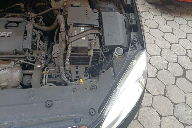 Used Buick GT 2013 GT 1.6L Automatic Fashion Edition Engine Bay Left