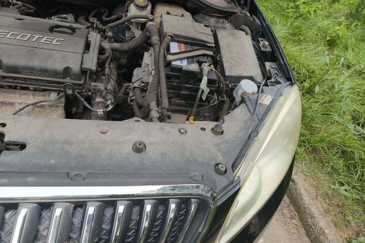 Used Buick GT 2013 GT 1.6L Manual Entry-Level Model Engine Bay Left