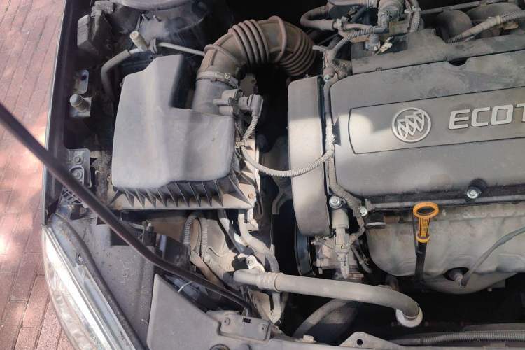 Used Buick GT 2013 GT 1.6L Manual Entry-Level Model Engine Bay Right