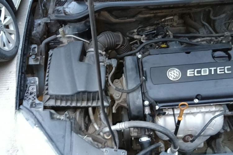 Used Buick GT 2013 GT 1.6L Manual Entry-Level Model Engine Bay Right