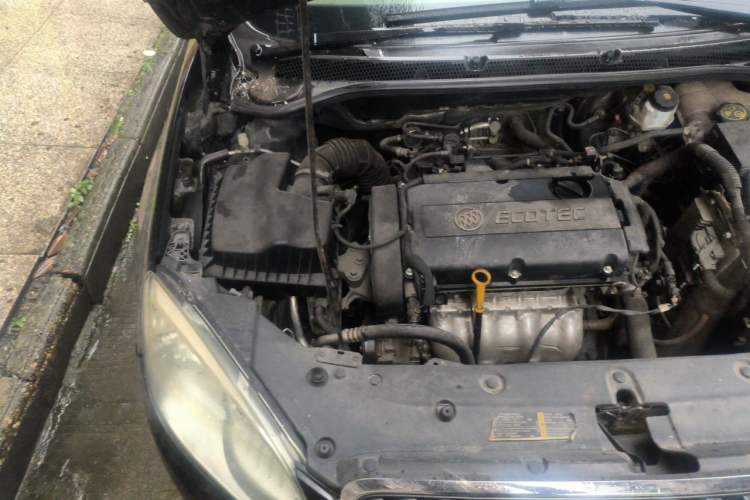 Used Buick GT 2013 GT 1.6L Manual Entry-Level Model Engine Bay Right