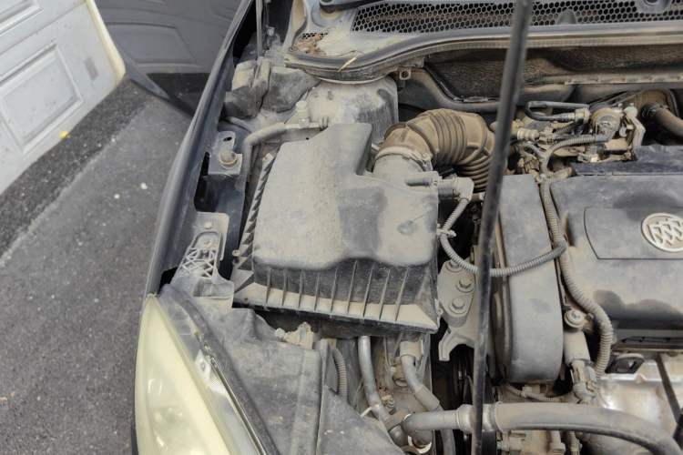 Used Buick GT 2013 GT 1.6L Manual Entry-Level Model Engine Bay Right