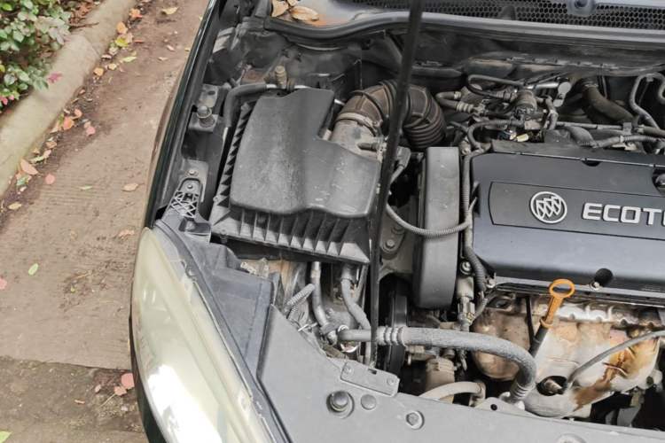 Used Buick GT 2013 GT 1.6L Manual Entry-Level Model Engine Bay Right