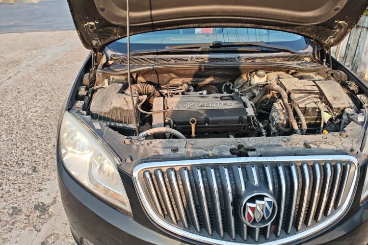 Used Buick GT 2013 GT 1.6L Manual Entry-Level Model Engine Bay Right