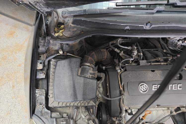 Used Buick GT 2013 GT 1.6L Manual Entry-Level Model Engine Bay Right