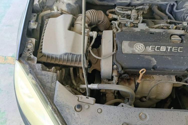 Used Buick GT 2013 GT 1.6L Manual Entry-Level Model Engine Bay Right