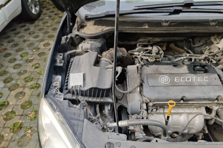 Used Buick GT 2013 GT 1.6L Manual Entry-Level Model Engine Bay Right