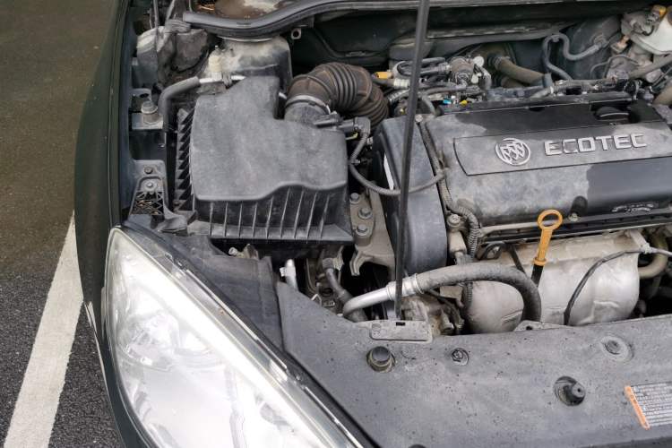 Used Buick GT 2013 GT 1.6L Manual Entry-Level Model Engine Bay Right