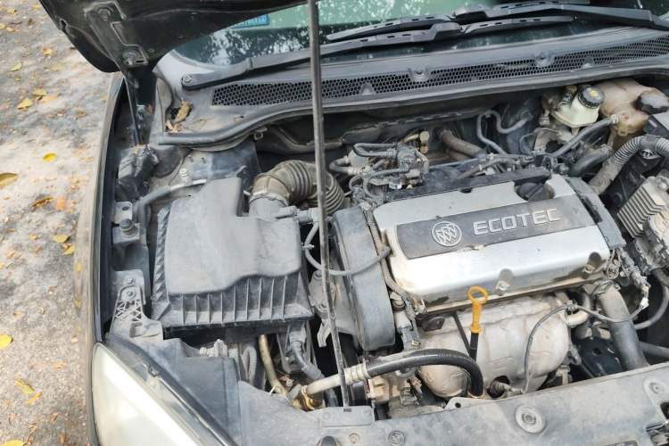 Used Buick GT 2013 GT 1.6L Manual Entry-Level Model Engine Bay Right