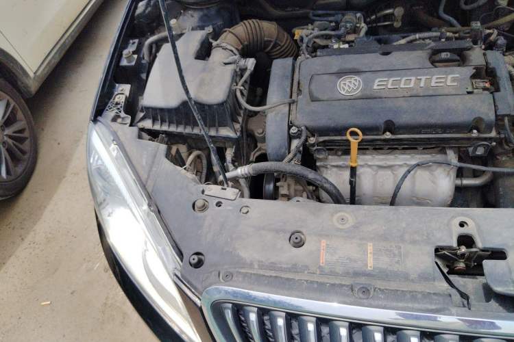 Used Buick GT 2013 GT 1.6L Manual Entry-Level Model Engine Bay Right