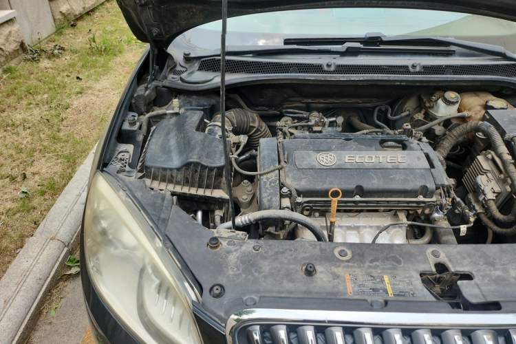 Used Buick GT 2013 GT 1.6L Manual Entry-Level Model Engine Bay Right